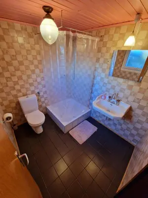 Ein Badezimmer in der Unterkunft Kunstplanet im Herzen der Alpen am Planetenweg
