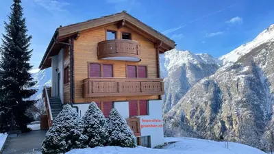 Ein allgemeiner Bergblick oder ein Berglick von der Ferienwohnung aus