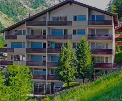 Ein allgemeiner Bergblick oder ein Berglick von der Ferienwohnung aus
