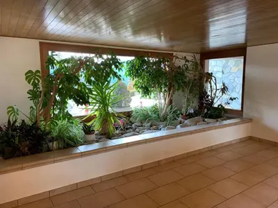 Ein Garten an der Unterkunft Crans Montana spacious 80m2 apartment with stunning view & bus stop outside