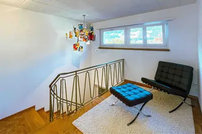 Ein Sitzbereich in der Unterkunft -The Urbanist- Mountainview Parking Garden 3BD