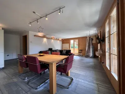 Ein Sitzbereich in der Unterkunft Chalet Bergrose 3