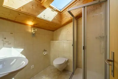 Ein Badezimmer in der Unterkunft Kinohaus 7