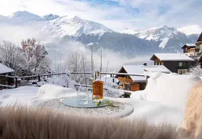 Ein allgemeiner Bergblick oder ein Berglick von der Ferienwohnung aus