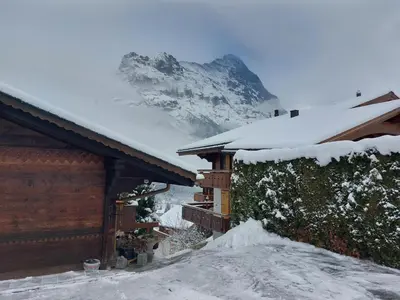 Ein allgemeiner Bergblick oder ein Berglick von der Ferienwohnung aus