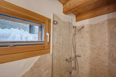 Ein Badezimmer in der Unterkunft Chalet Alpoase
