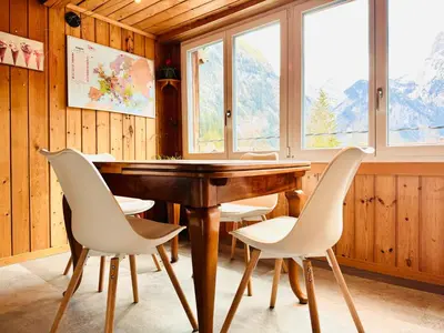 Ein allgemeiner Bergblick oder ein Berglick von der Ferienwohnung aus