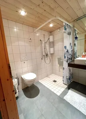 Ein Badezimmer in der Unterkunft Chalet La Louise avec vue imprenable