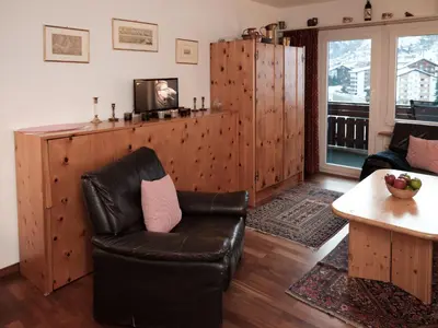 Ein Sitzbereich in der Unterkunft Apartment Primavista-5 by Interhome