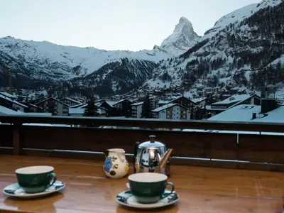 Ein allgemeiner Bergblick oder ein Berglick von der Ferienwohnung aus
