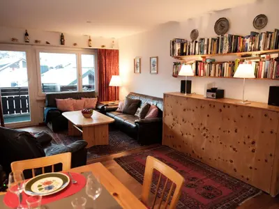 Ein Sitzbereich in der Unterkunft Apartment Primavista-5 by Interhome