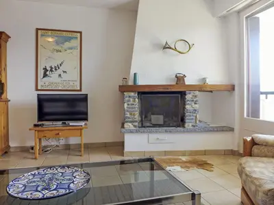 TV/Unterhaltungsangebot in der Unterkunft Apartment Merises 20 by Interhome