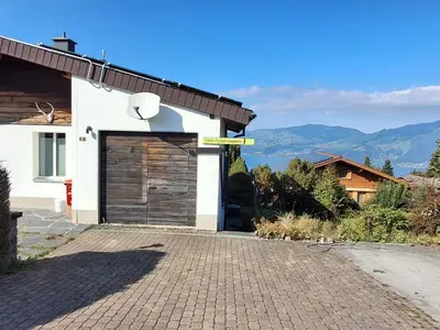 Ein allgemeiner Bergblick oder ein Berglick von der Ferienwohnung aus