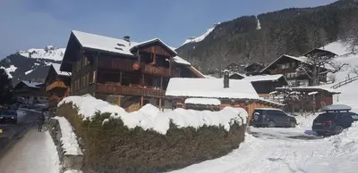 Ein allgemeiner Bergblick oder ein Berglick von der Ferienwohnung aus