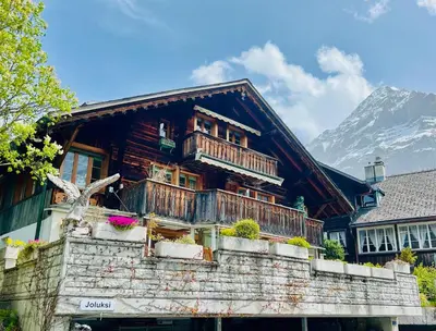 Ein allgemeiner Bergblick oder ein Berglick von der Ferienwohnung aus