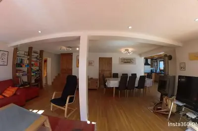 TV/Unterhaltungsangebot in der Unterkunft Stecaya Face à la piste de l'Aigle