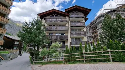 Das Gebäude in dem sich die Ferienwohnung befindet