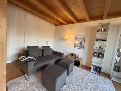 Ein Sitzbereich in der Unterkunft Chalet Roossi 4