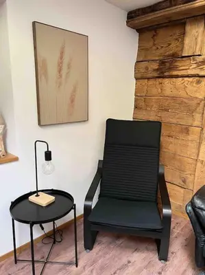 Ein Sitzbereich in der Unterkunft Bijou Loft - Charming Loft on Lake Thun near Interlaken