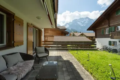 Ein allgemeiner Bergblick oder ein Berglick von der Ferienwohnung aus