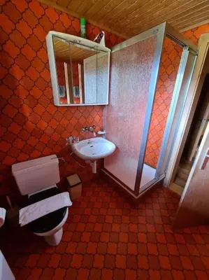 Ein Badezimmer in der Unterkunft Charming Apartment Only 150 Meters from the Ski Lift