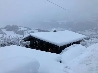 Drop In mountain chalet im Winter
