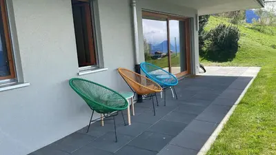 Ein Garten an der Unterkunft Joli appartement 2 pièces et demi tout confort, Balcon du Ciel NAX Mont-Noble