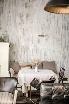 Ein Sitzbereich in der Unterkunft Award-winning cottage on lake Thun- New
