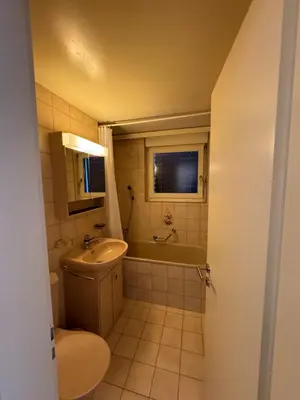 Ein Badezimmer in der Unterkunft Turquino B - Large studio with balcony in Zermatt