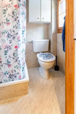 Ein Badezimmer in der Unterkunft Charming, well-equipped Alpine apartment