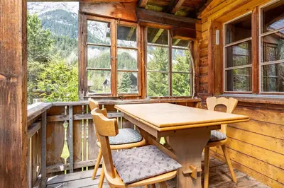 Ein allgemeiner Bergblick oder ein Berglick von der Ferienwohnung aus