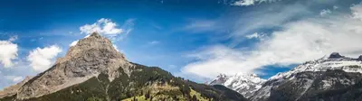 Ein allgemeiner Bergblick oder ein Berglick von der Ferienwohnung aus