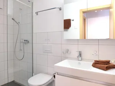 Ein Badezimmer in der Unterkunft Apartment Chalet Gredetsch 6B by Interhome