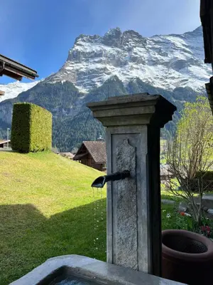 Ein allgemeiner Bergblick oder ein Berglick von der Ferienwohnung aus