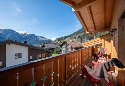 Ein allgemeiner Bergblick oder ein Berglick von der Ferienwohnung aus