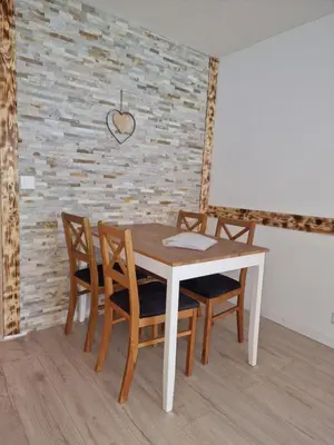 Grundriss der Unterkunft Familienfreundliche Studio 42m2 mit gratis Parking und WiFI nahe Sportaren und Torrentbahn