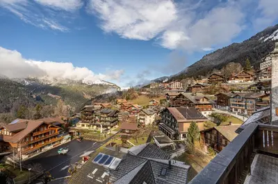 Ein allgemeiner Bergblick oder ein Berglick von der Ferienwohnung aus