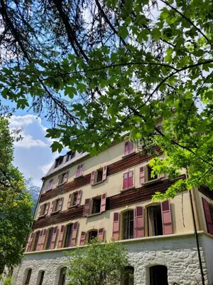 Das Gebäude in dem sich die Pension befindet