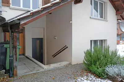 Das Gebäude in dem sich die Ferienwohnung befindet