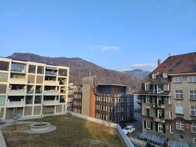 Ein allgemeiner Bergblick oder ein Berglick von der Ferienwohnung aus
