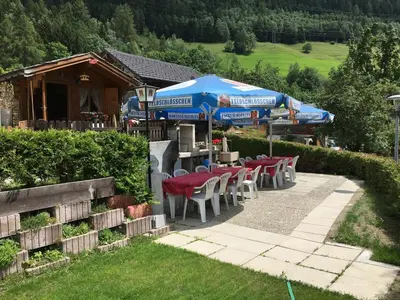 Ein Garten an der Unterkunft Ferienwohnung Haus Mühlebach