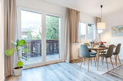 Ein Sitzbereich in der Unterkunft Bellevue & Classy Mountain View apartment