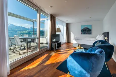 Ein allgemeiner Bergblick oder ein Berglick von der Ferienwohnung aus