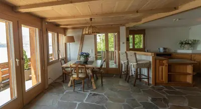 Grundriss der Unterkunft Lakeside Chalet with Panorama View