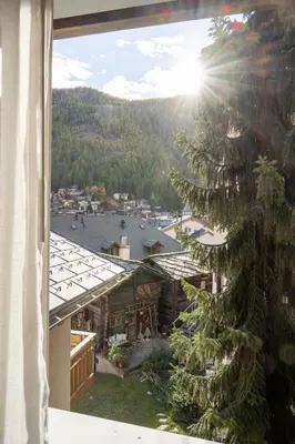 Ein allgemeiner Bergblick oder ein Berglick von der Ferienwohnung aus