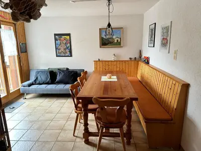 Ein Sitzbereich in der Unterkunft Chevreuil 28