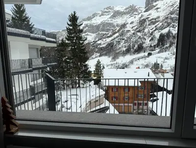 Ein allgemeiner Bergblick oder ein Berglick von der Ferienwohnung aus