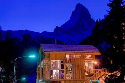 Ein allgemeiner Bergblick oder ein Berglick von der Ferienwohnung aus