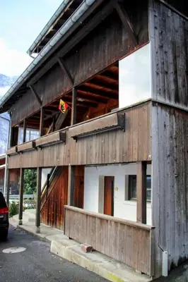 Das Gebäude in dem sich die Ferienwohnung befindet
