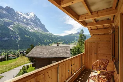 Ein allgemeiner Bergblick oder ein Berglick von des Hotels aus